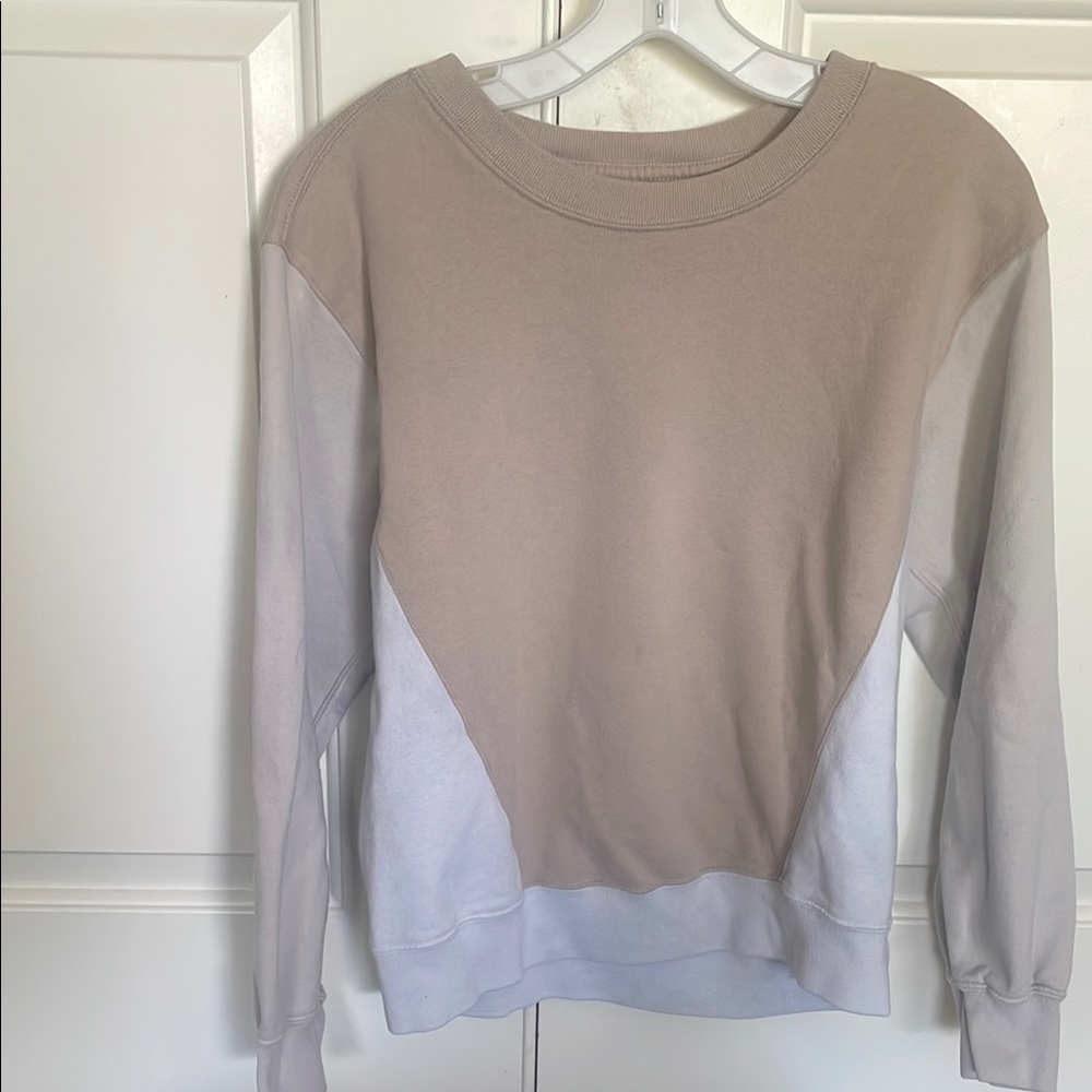 Colorblock Sweatshirt in Tan and White